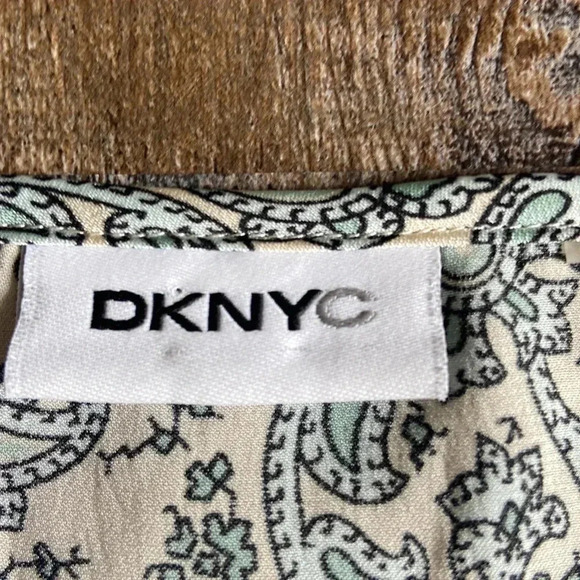 DKNYC | Cover Up - Picture 6 of 7